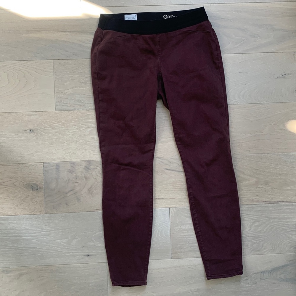Gap maternity jegging - size 6 cranberry color elastic waist